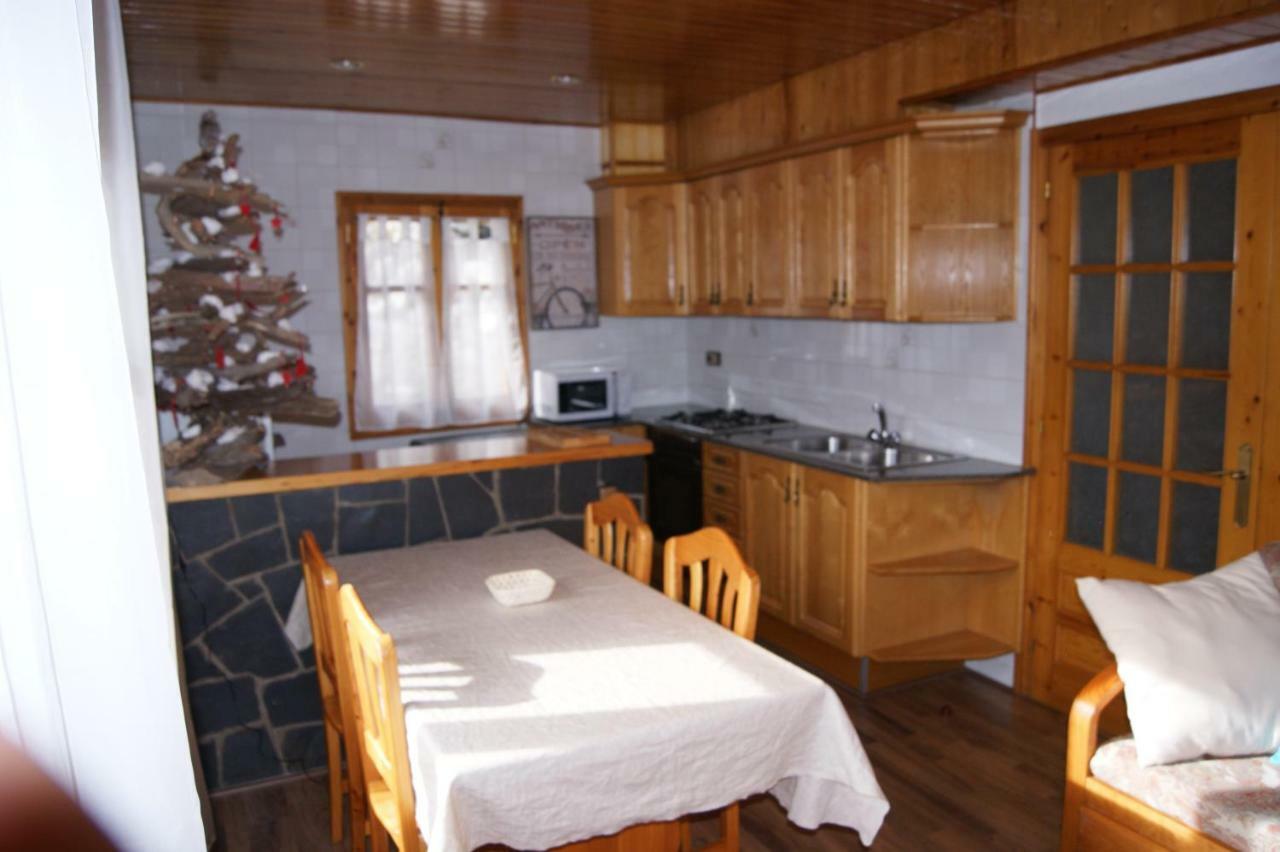 Apartaments Pont Romanic Espot Exterior foto