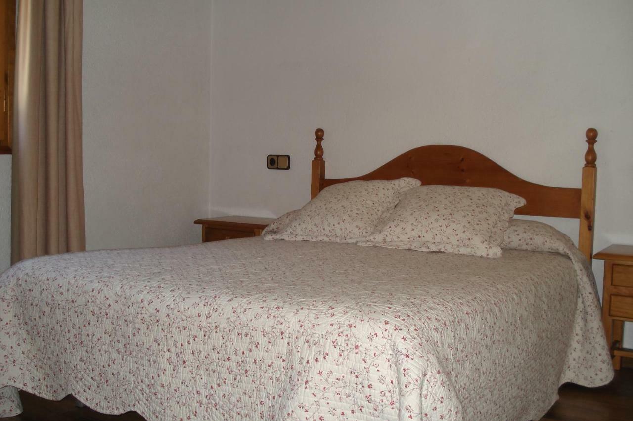 Apartaments Pont Romanic Espot Exterior foto
